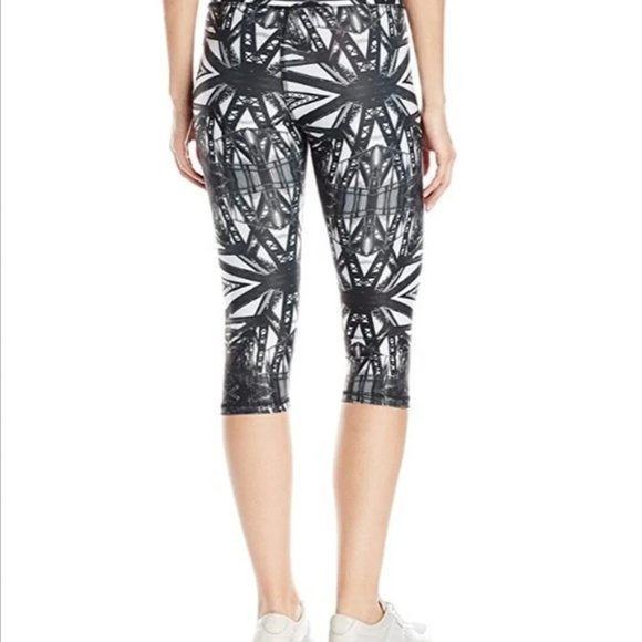 Steve Madden Black Bridge Capri Active Leggins Size XS - Picture 2 of 10